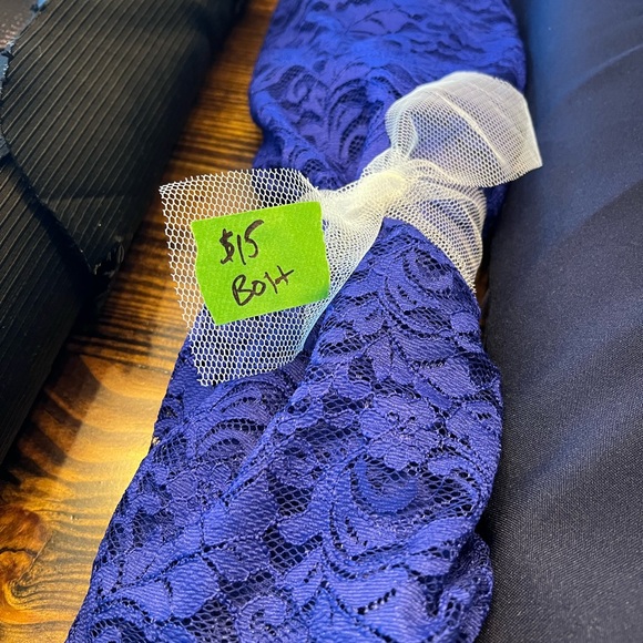 Blue lace fabric bolt - Picture 2 of 2